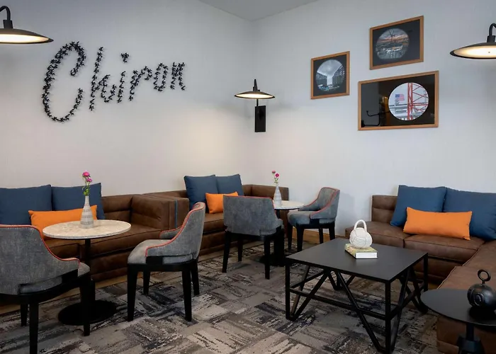 Hyatt Place Boston/Seaport District