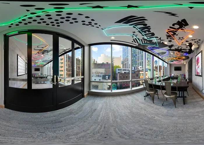Moxy Downtown