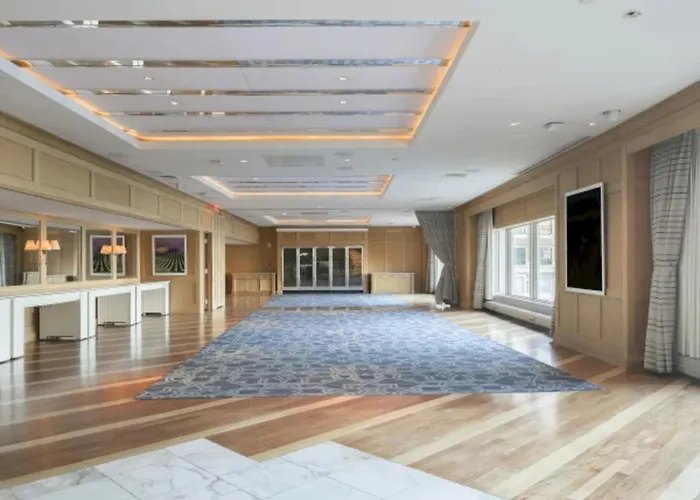 Golf hotel: Boston Harbor Hotel